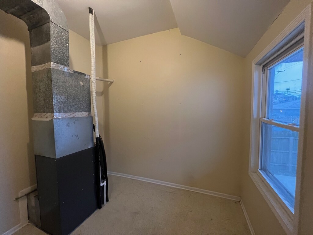 Building Photo - 2028 N Hamlin Ave