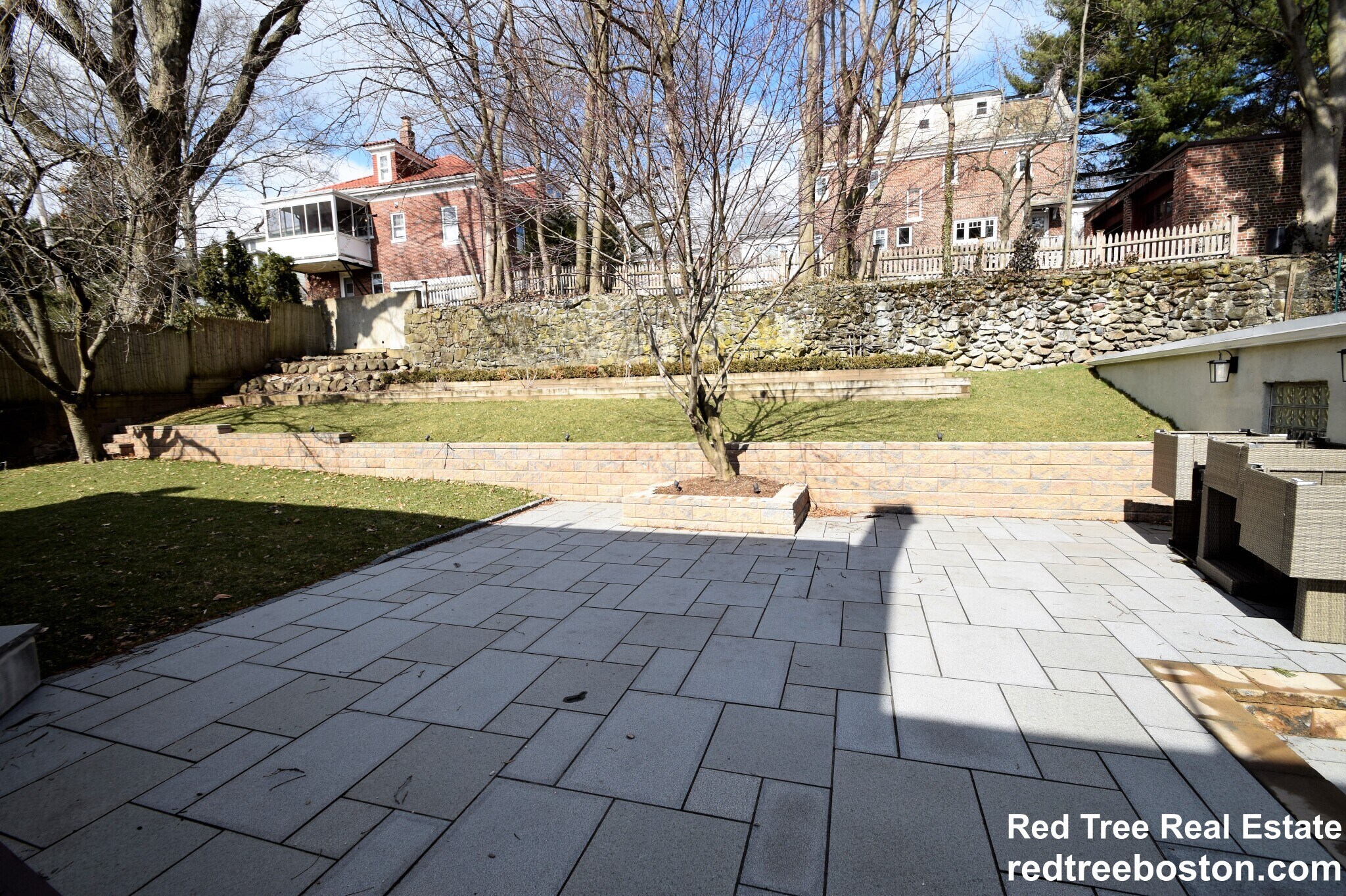 Building Photo - 75 Somerset Rd