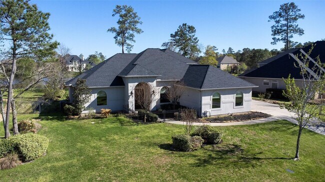 Building Photo - 25702 Golden Bell Dr