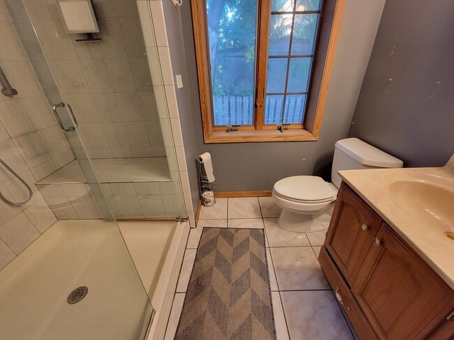 Building Photo - 338 N Pleasant Dr