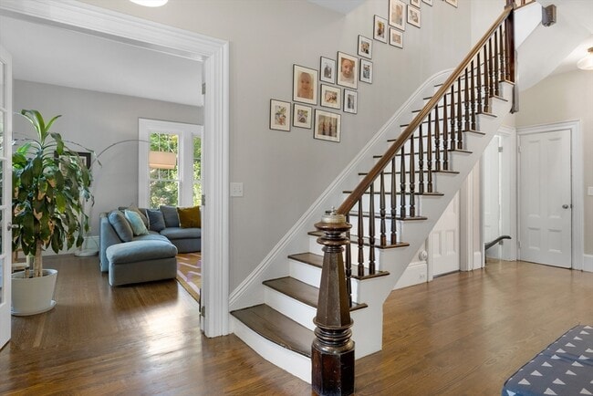 Building Photo - 90 Maple Pl