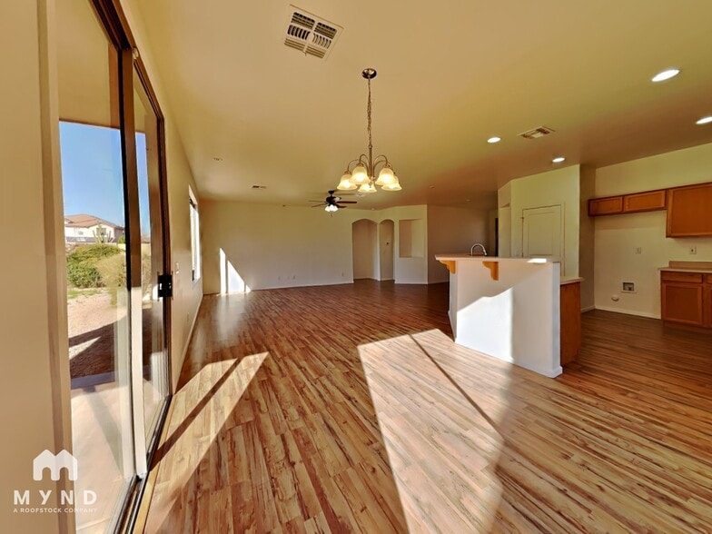 Building Photo - 13133 W Citrus Way