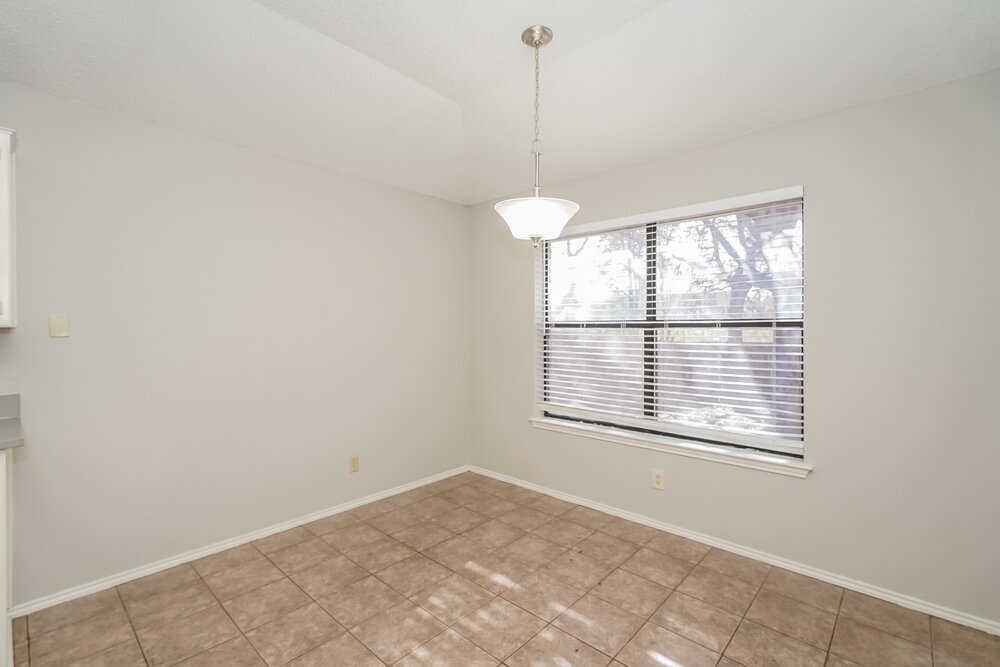 Building Photo - 8137 Camelot Rd