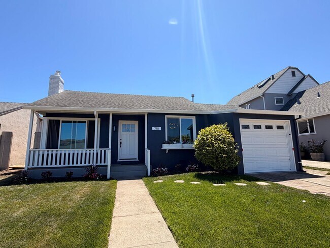 Building Photo - Spacious 4 Bedroom/2Bathroom Home in South San Francisco!