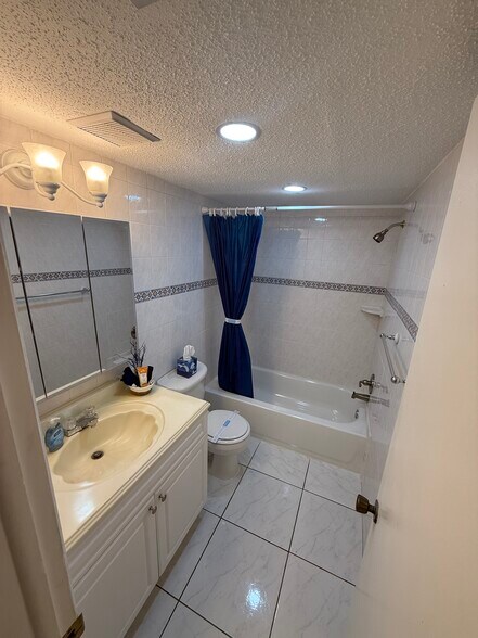 Building Photo - 4725 Christa Ct