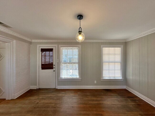 Building Photo - 1309 S Robertson Ave