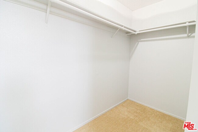 Building Photo - 45809 Evelyn Ct