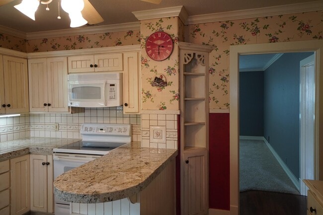 Building Photo - 2721 W Cassia St