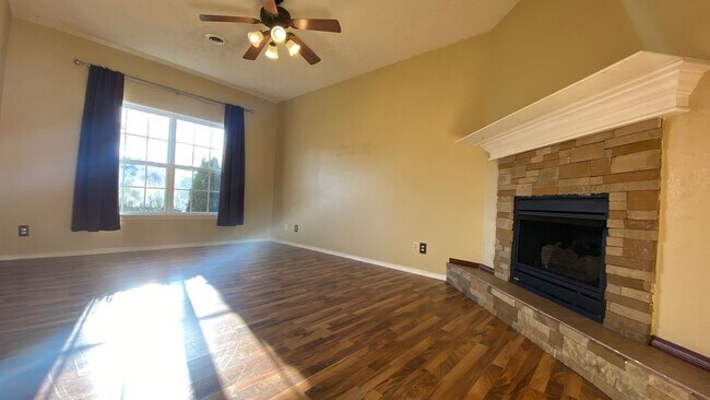Building Photo - 287 Carmel Valley Way