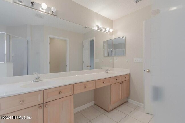 Building Photo - 684 Sid Dr