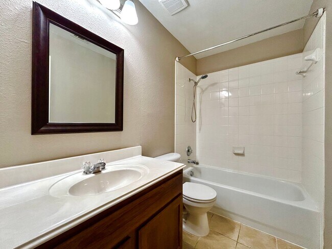 Building Photo - 13012 Kenswick Dr