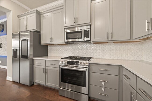 Building Photo - 4413 Schuler St