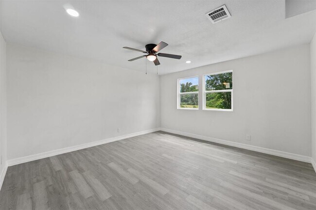 Building Photo - 1615 Hiller St