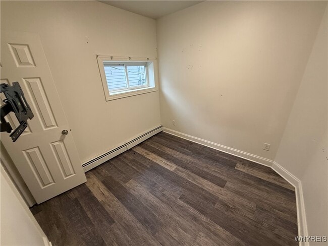 Building Photo - 193 Vermont St