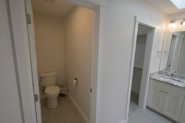 Building Photo - Newly renovated 3 bed 2 bath in a country ...