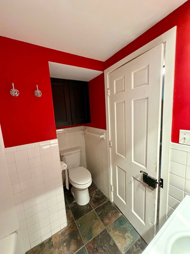 Building Photo - 139 Howard Ave