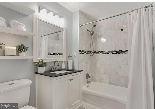 Building Photo - 1308 Clifton St NW