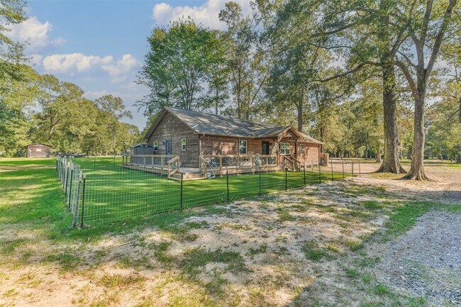 Building Photo - 24237 Creekwood Dr