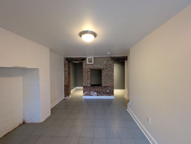 Building Photo - 313 State St