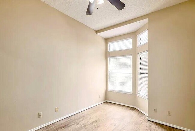 Building Photo - 2802 Nueces St