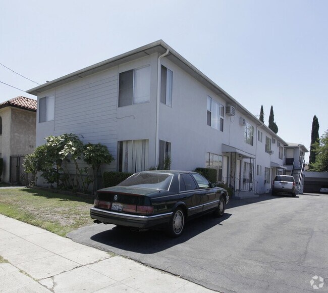 Building Photo - 11852 Chandler Blvd