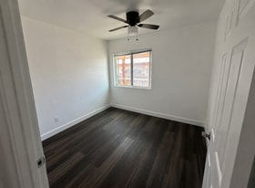 Building Photo - 415 Iona Dr