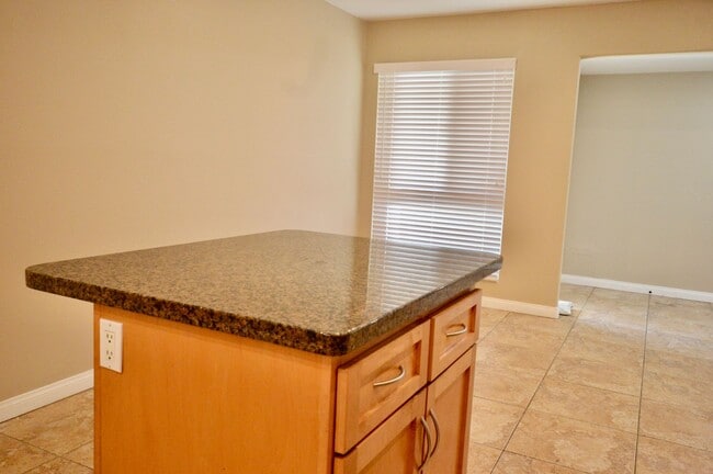 Building Photo - 3 Bedroom East Orange Home