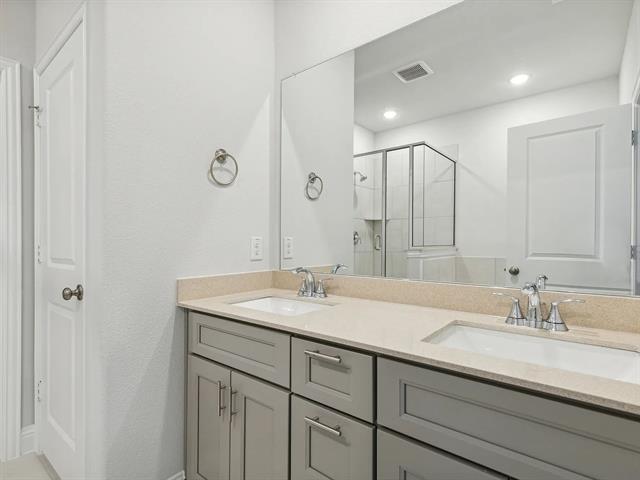 Building Photo - 733 Santa Lucia Dr