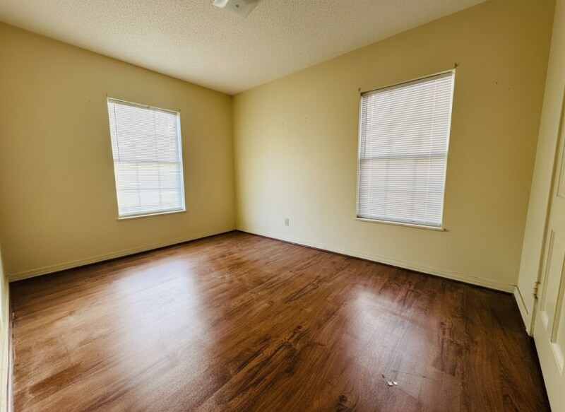 Building Photo - 906 N Bishop St