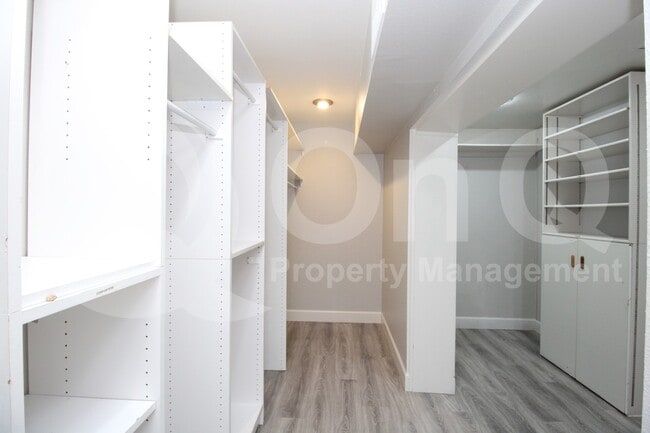 Building Photo - 6149 E Delcoa Ave