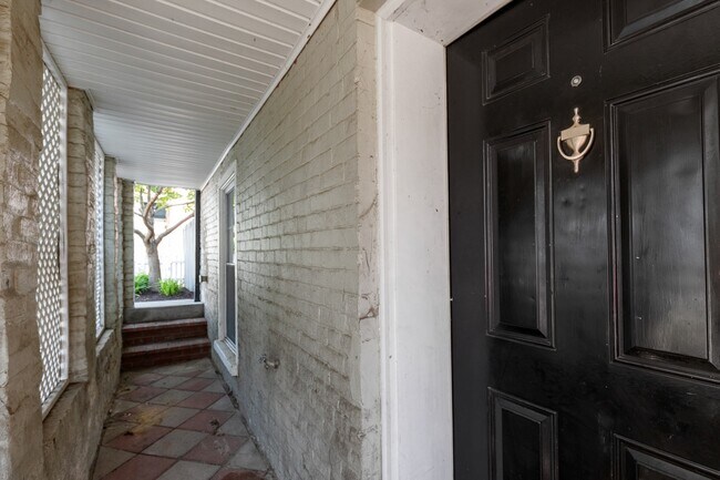 Building Photo - 706 Catherine St