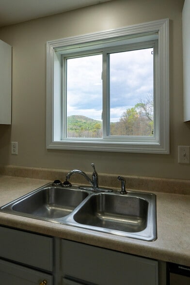 Building Photo - 101 Rocky Dunn Rd