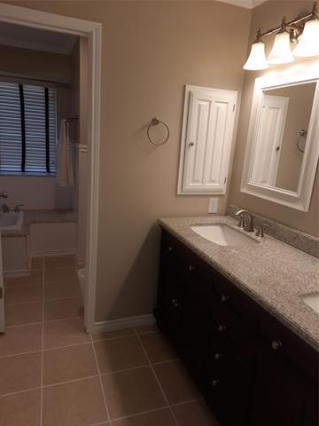 Building Photo - 207 Country Ln