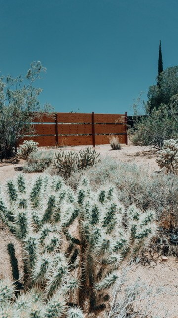 Building Photo - 61602 La Jolla Dr