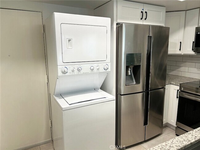 Building Photo - 74443 Driftwood Dr