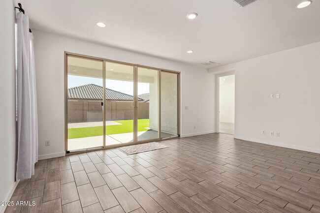 Building Photo - 11207 W Luxton Ln