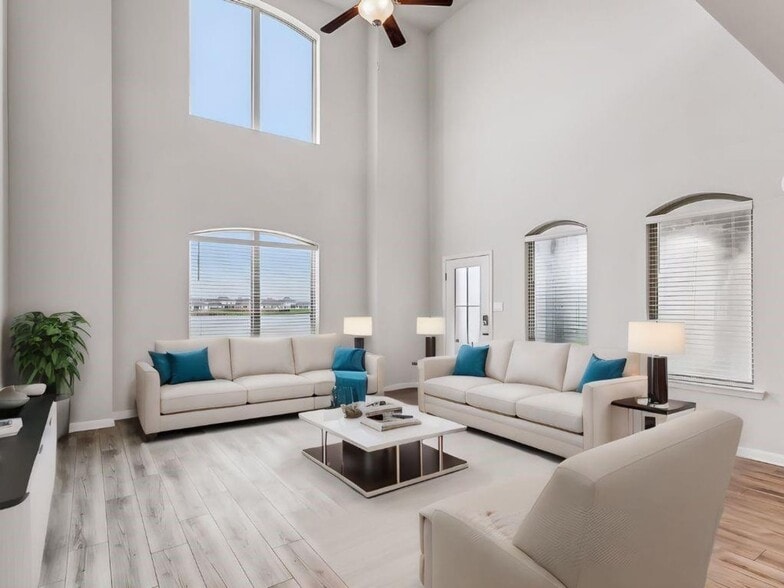 Building Photo - 789 Pelican Bay Dr