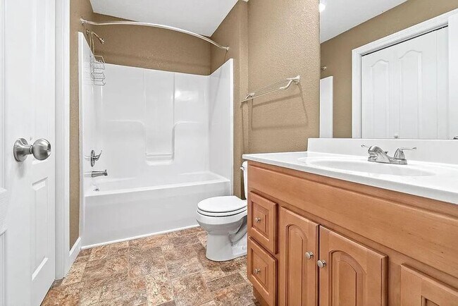 Building Photo - COMING SOON: Spacious 2-Bedroom Townhome w...