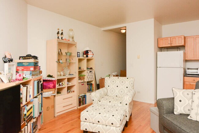Building Photo - 3941 N Monticello Ave