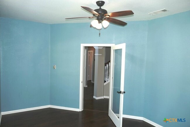 Building Photo - 413 Cattail Cir