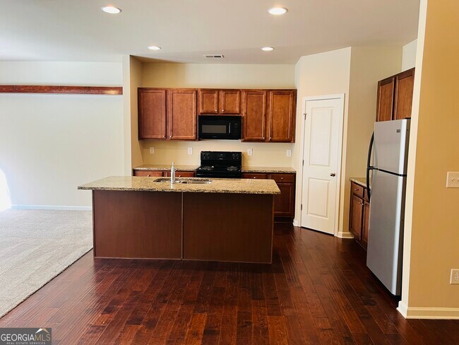 Building Photo - 261 Stillwood Dr