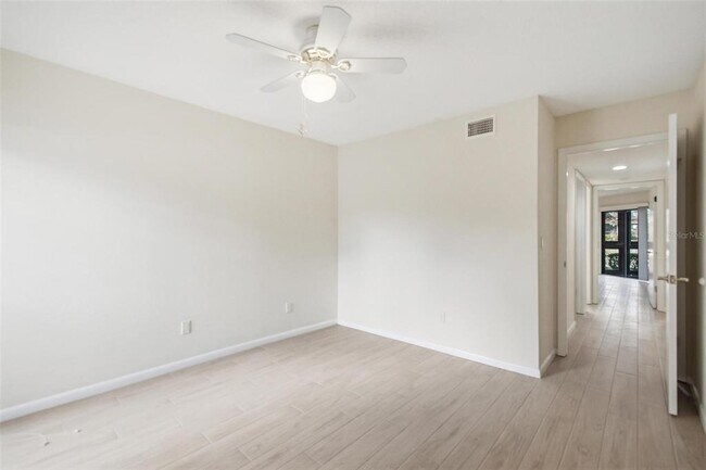 Building Photo - 41 Hembury Ln