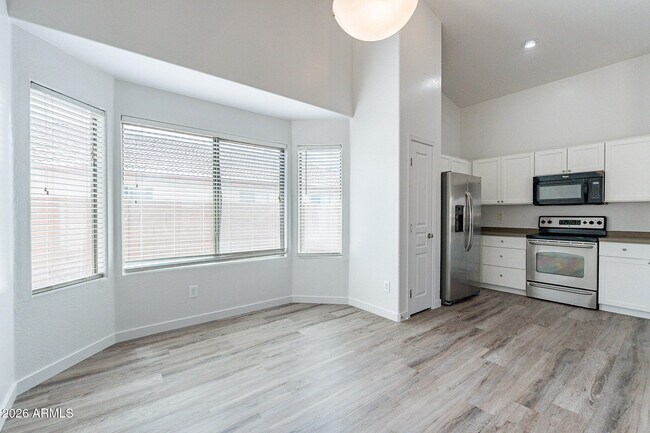Building Photo - 24866 W Huntington Dr