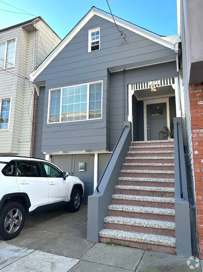 Building Photo - TOTAL REMODEL LARGE 2BR/2BA 1250sf w Parki...