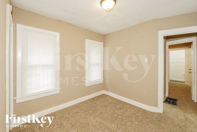 Building Photo - 6220 Tracy Ave