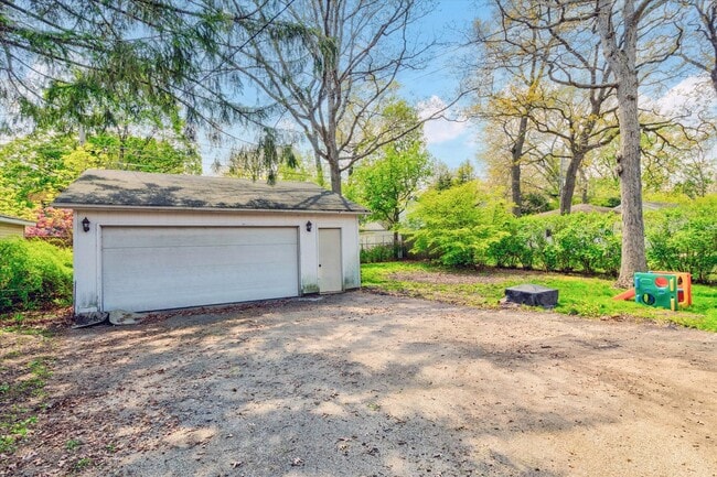 Building Photo - 745 Greenview Pl