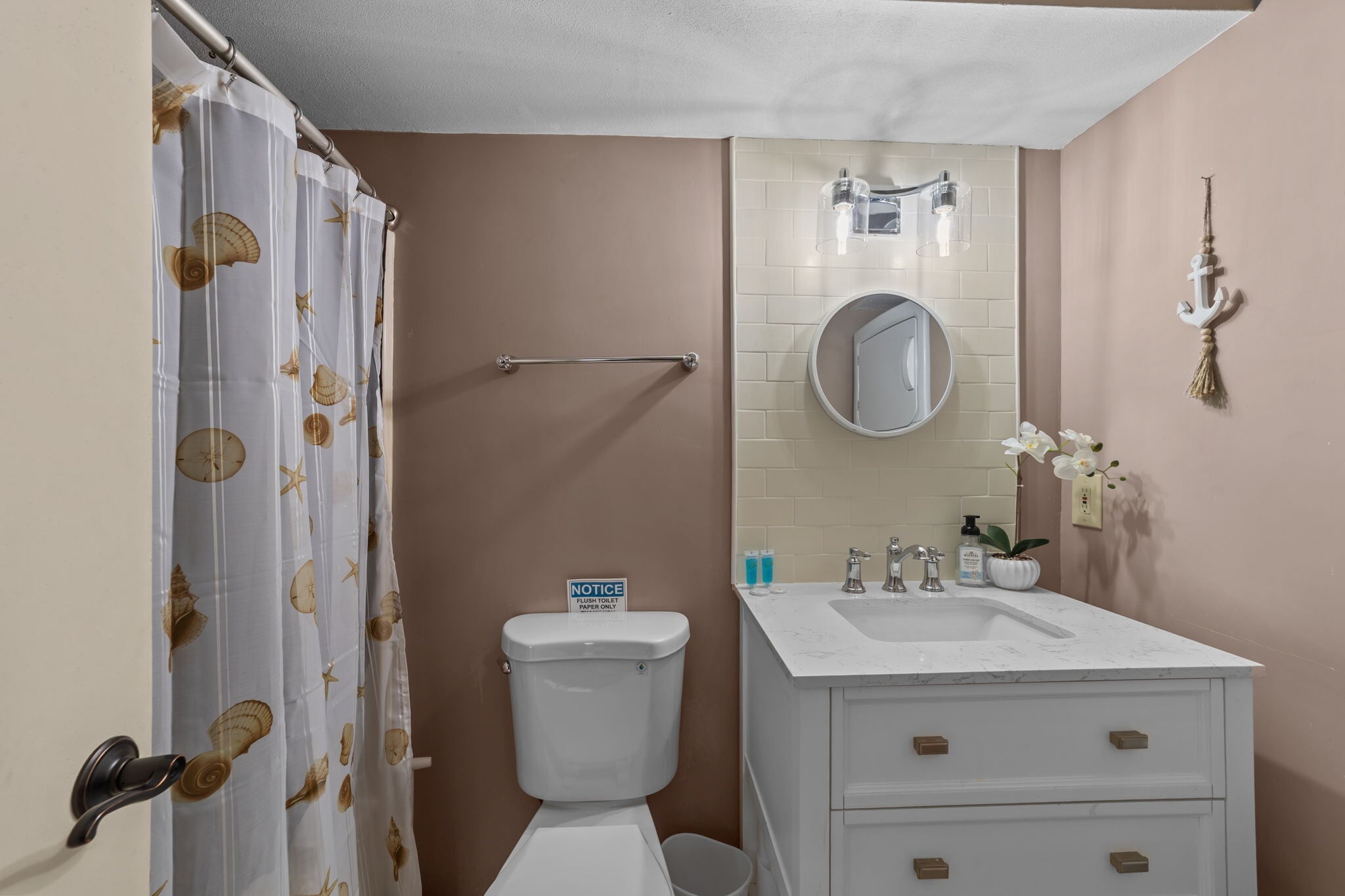 Building Photo - 1356 Glenns Bay Rd