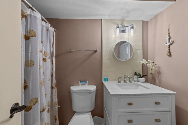 Building Photo - 1356 Glenns Bay Rd