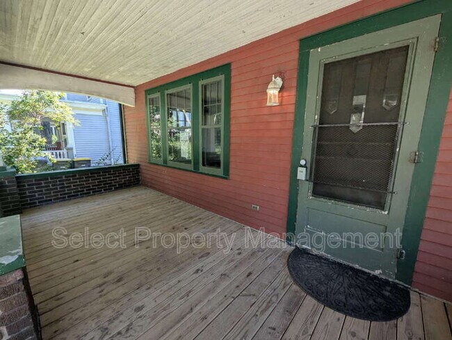Building Photo - 2526 Hoagland Ave