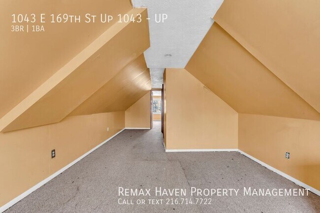 Building Photo - 1043 E 169th St